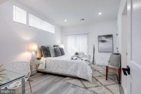 BrandNew Luxury Capitol Hill APT! Near Free Trolly
